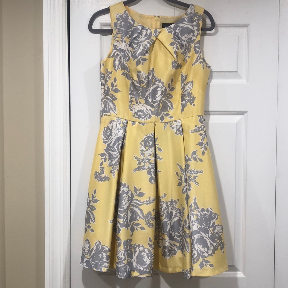 Great graduation dress!